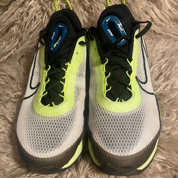 Nike Valerian Blue Air Max size 6.5y! - Picture 2 of 6